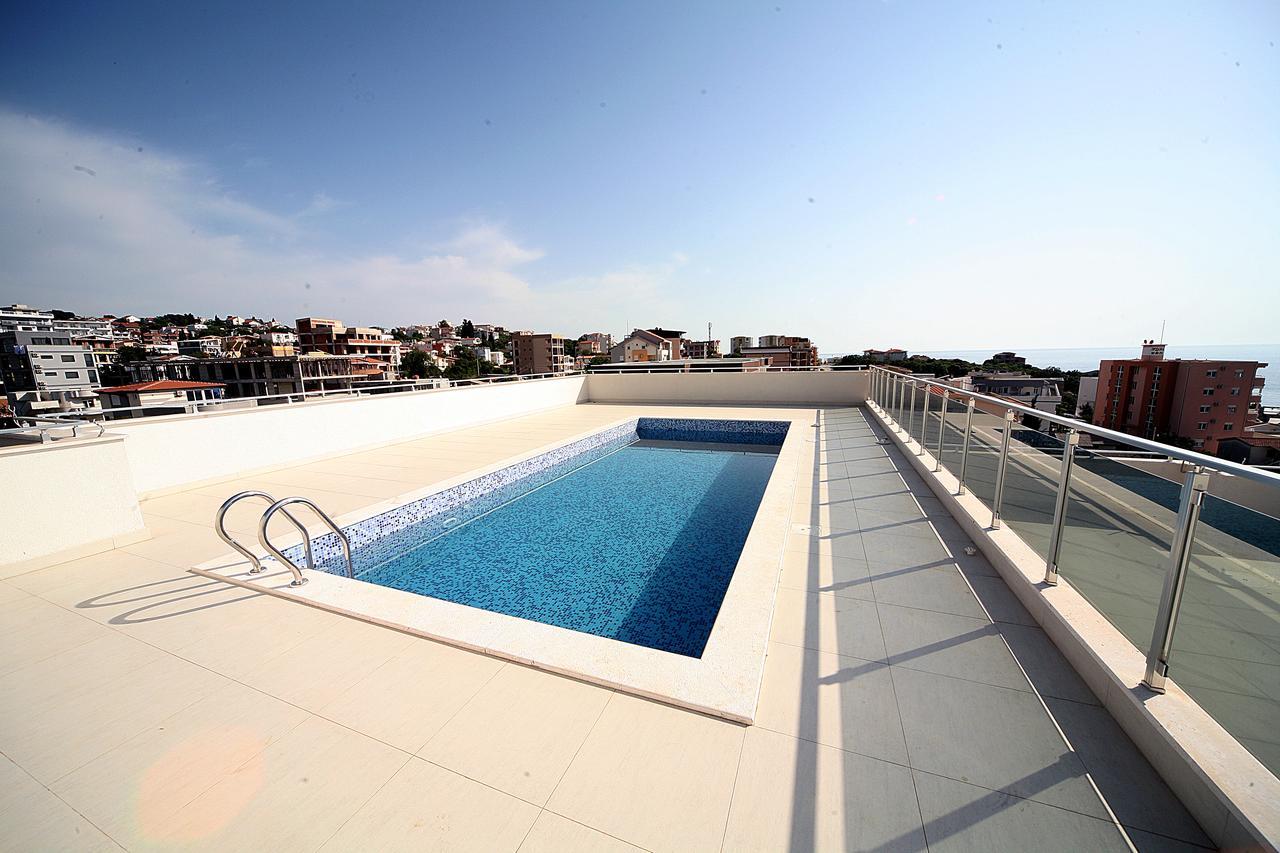 Sea Star Apartment Dobra Voda Bagian luar foto