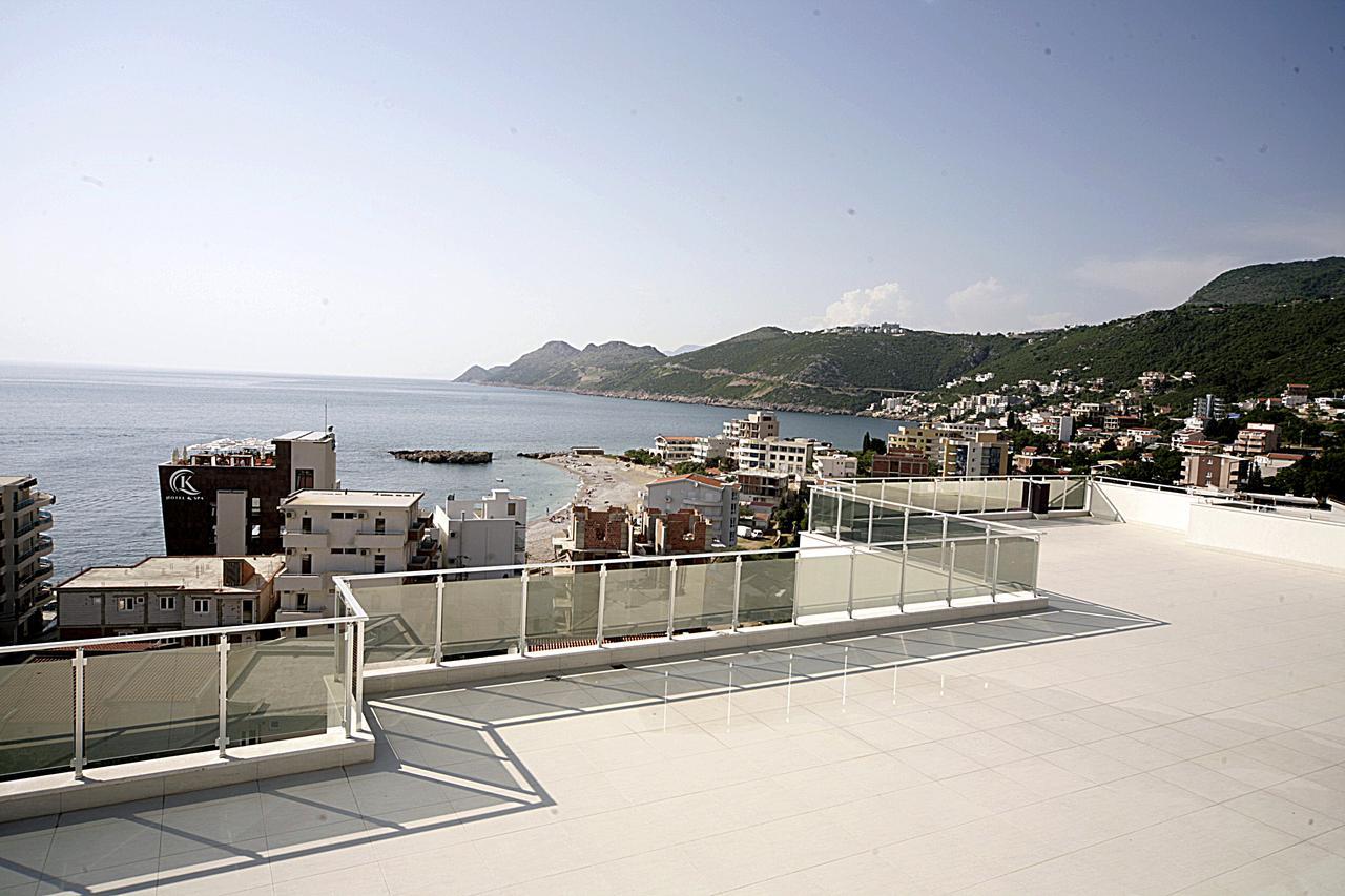 Sea Star Apartment Dobra Voda Bagian luar foto