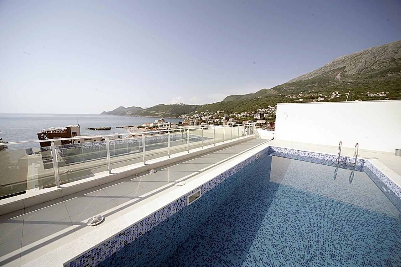 Sea Star Apartment Dobra Voda Bagian luar foto