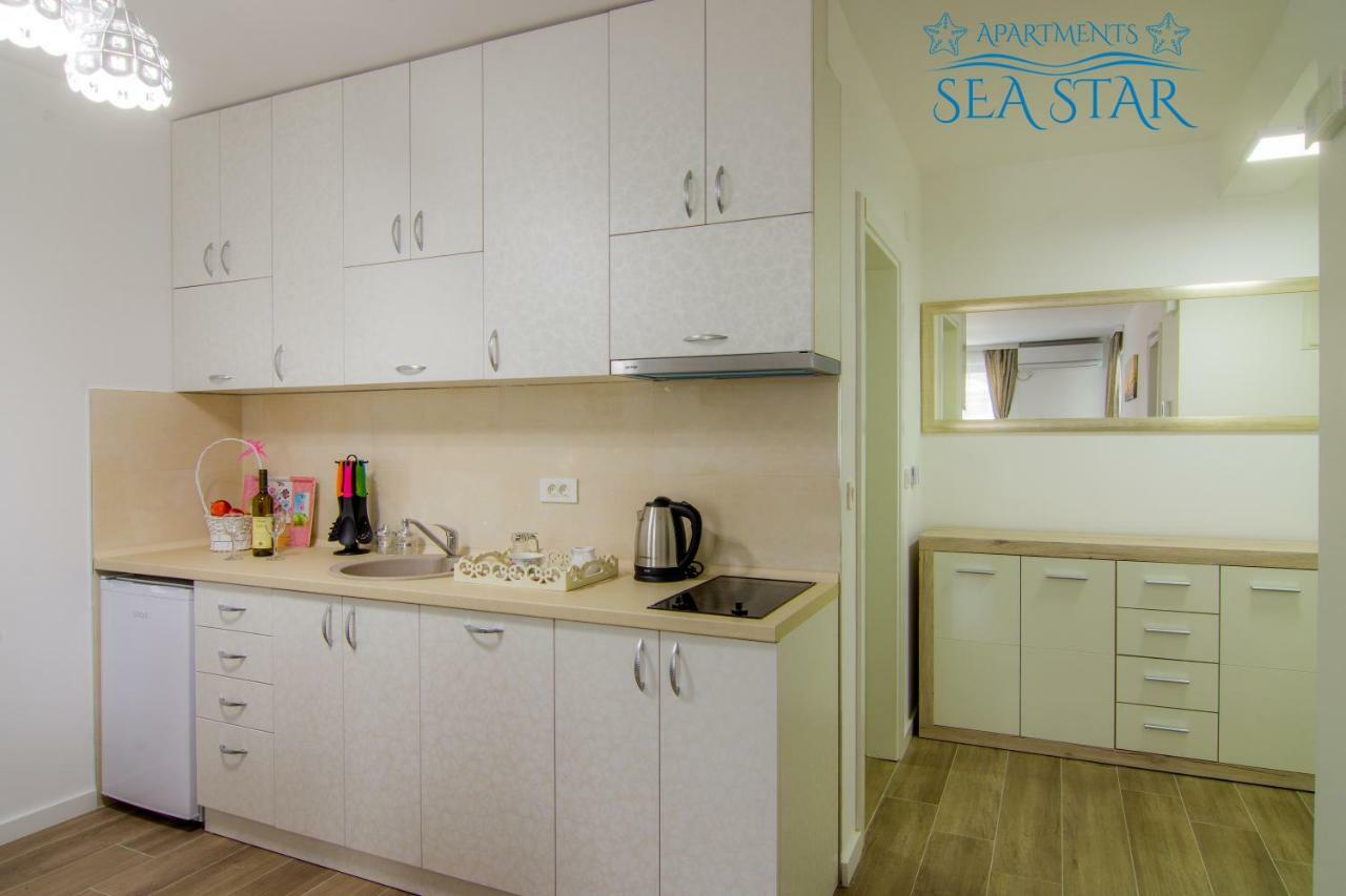 Sea Star Apartment Dobra Voda Bagian luar foto